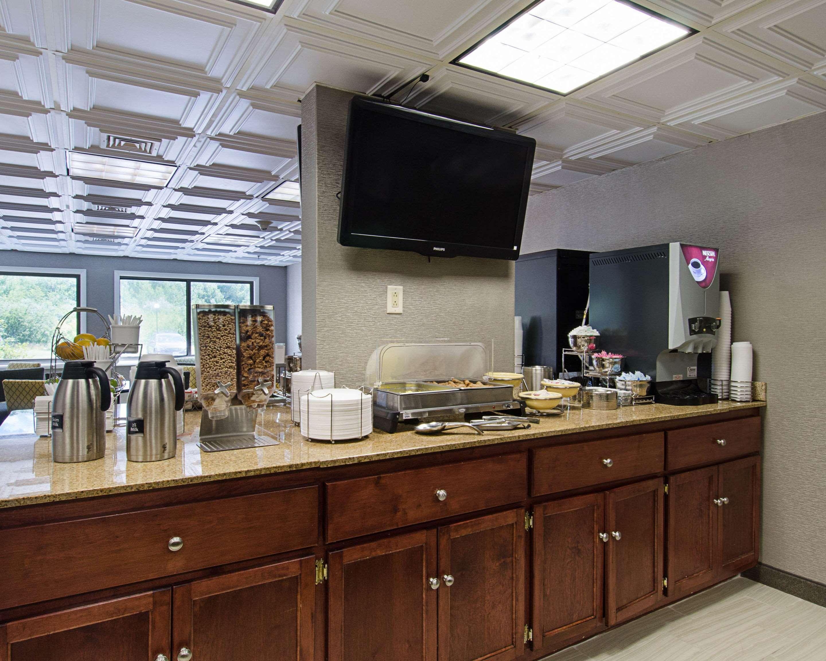 Quality Inn & Suites Worcester Buitenkant foto
