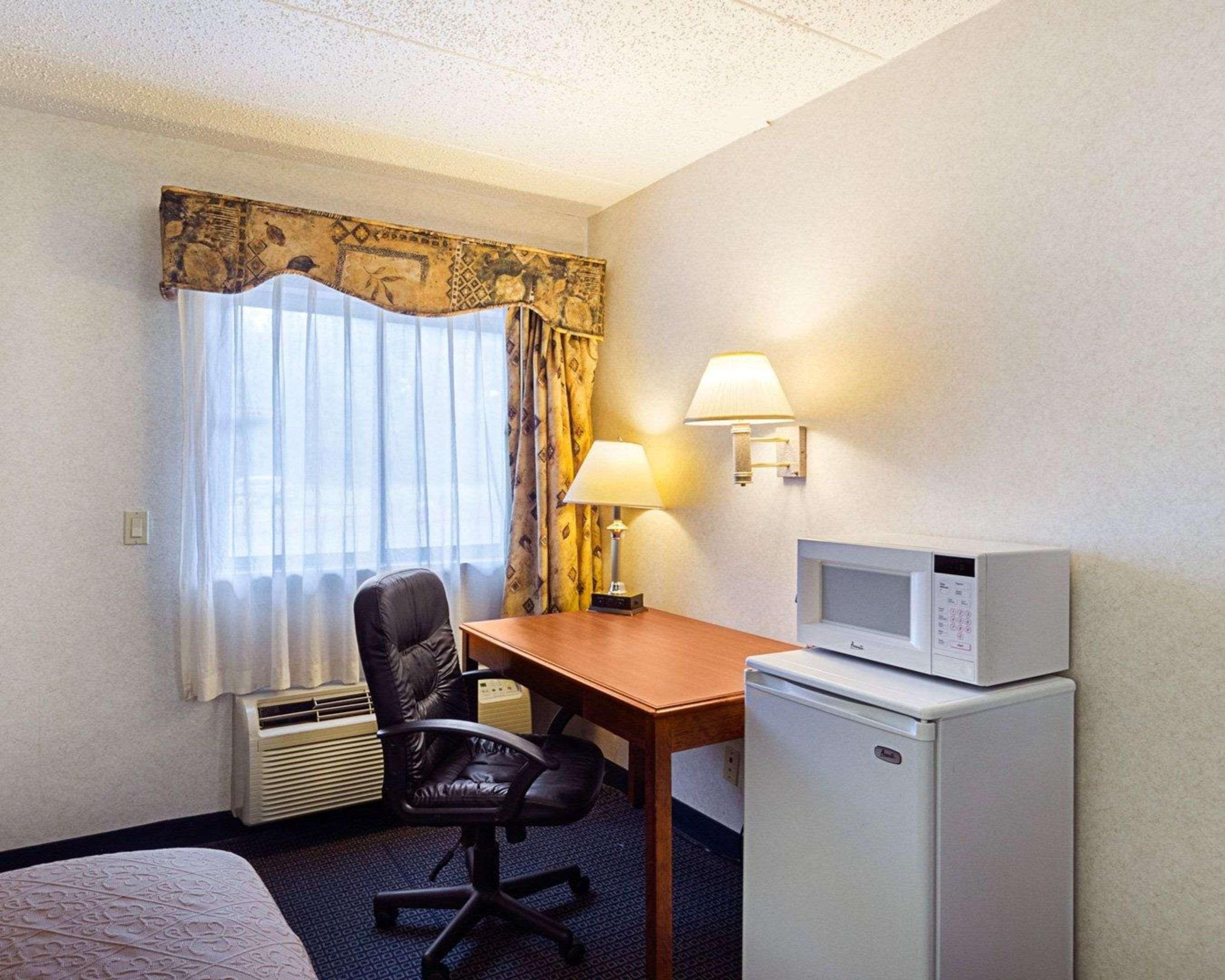 Quality Inn & Suites Worcester Buitenkant foto
