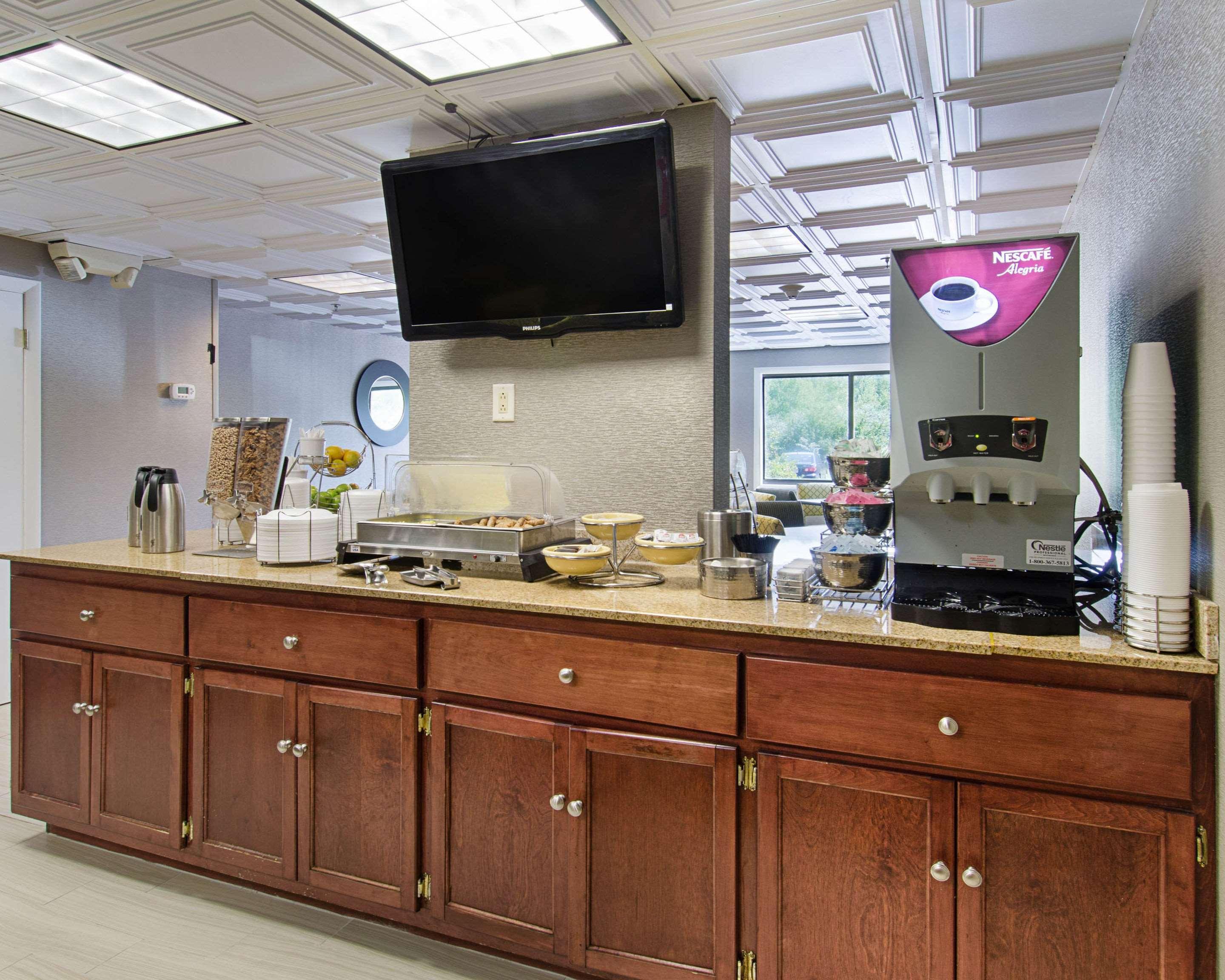 Quality Inn & Suites Worcester Buitenkant foto
